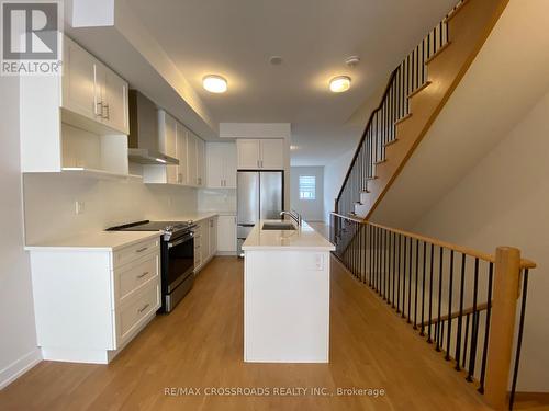 68 Stauffer Crescent, Markham, ON - Indoor Photo Showing Kitchen
