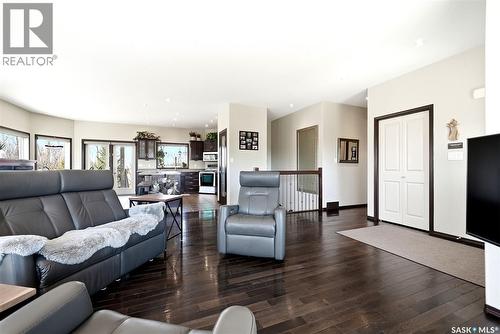 24 Bardel Crescent, Pilot Butte, SK - Indoor Photo Showing Living Room