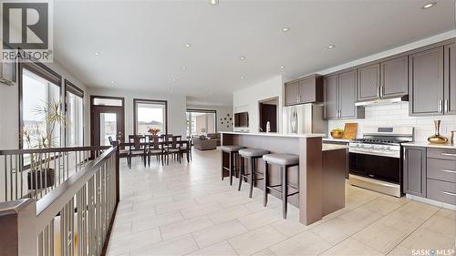 2098 Riverbend View, Regina, SK - Indoor Photo Showing Kitchen With Upgraded Kitchen