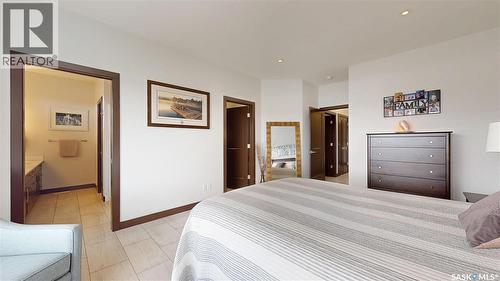 2098 Riverbend View, Regina, SK - Indoor Photo Showing Bedroom