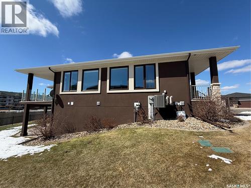 2098 Riverbend View, Regina, SK - Outdoor