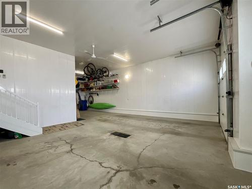 2098 Riverbend View, Regina, SK - Indoor Photo Showing Garage