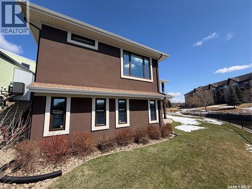 2098 Riverbend View, Regina, SK - Outdoor
