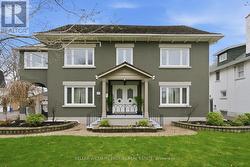 452 SIMCOE STREET N Oshawa (O'Neill), ON L1G 4T6