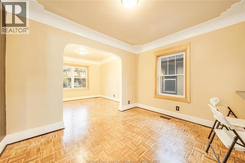 1046 Elsmere, Windsor, ON - Indoor Photo Showing Other Room