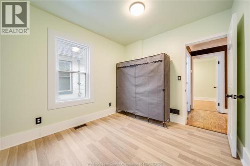 1046 Elsmere, Windsor, ON - Indoor