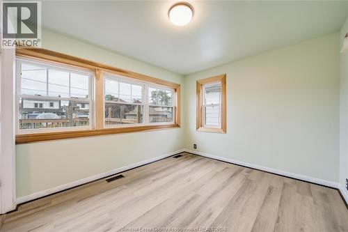 1046 Elsmere, Windsor, ON - Indoor Photo Showing Other Room