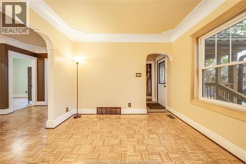 1046 Elsmere, Windsor, ON - Indoor Photo Showing Other Room
