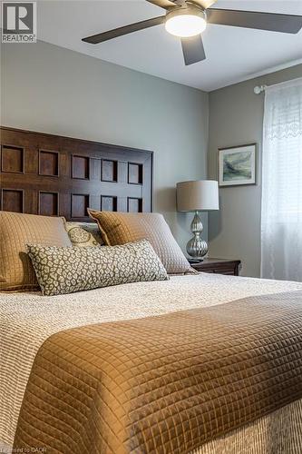 1345 Ester Drive, Burlington, ON - Indoor Photo Showing Bedroom
