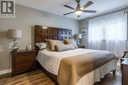 1345 Ester Drive, Burlington, ON - Indoor Photo Showing Bedroom