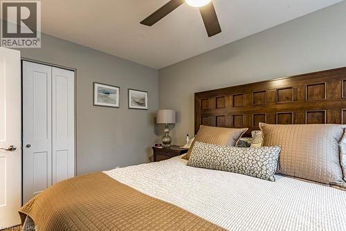 1345 Ester Drive, Burlington, ON - Indoor Photo Showing Bedroom