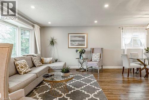 1345 Ester Drive, Burlington, ON - Indoor Photo Showing Living Room