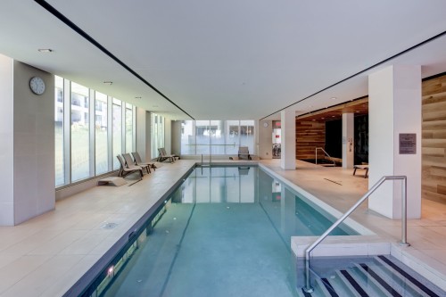 Pool - 404-738 Rue St-Paul O., Montréal (Ville-Marie), QC - Indoor Photo Showing Other Room With In Ground Pool