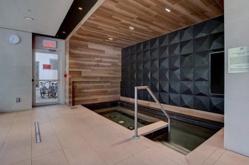 Pool - 404-738 Rue St-Paul O., Montréal (Ville-Marie), QC - Indoor Photo Showing Other Room