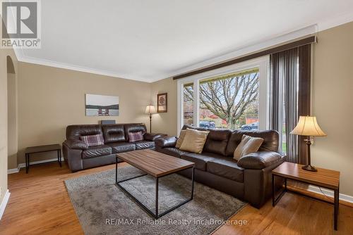 131 Cayley Street, Goderich (Goderich (Town)), ON - Indoor Photo Showing Living Room