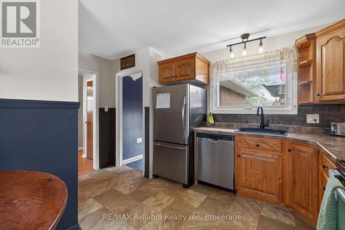 131 Cayley Street, Goderich (Goderich (Town)), ON - Indoor Photo Showing Kitchen