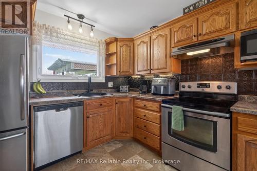 131 Cayley Street, Goderich (Goderich (Town)), ON - Indoor Photo Showing Kitchen