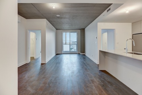 Salon - 219-7227 Boul. Newman, Montréal (Lasalle), QC - Indoor Photo Showing Other Room