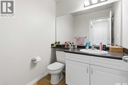610 Stonebridge Common, Saskatoon, SK - Indoor Photo Showing Bathroom