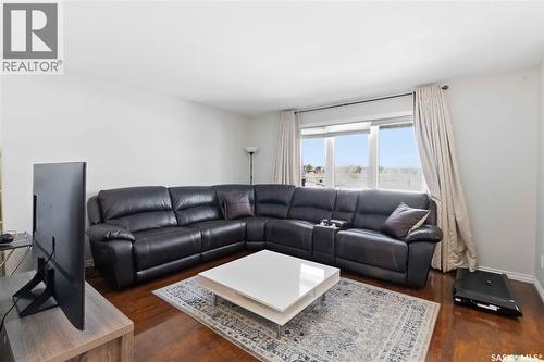 610 Stonebridge Common, Saskatoon, SK - Indoor Photo Showing Living Room