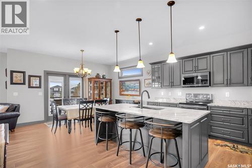 530 Dagnone Crescent, Saskatoon, SK - Indoor Photo Showing Kitchen With Upgraded Kitchen