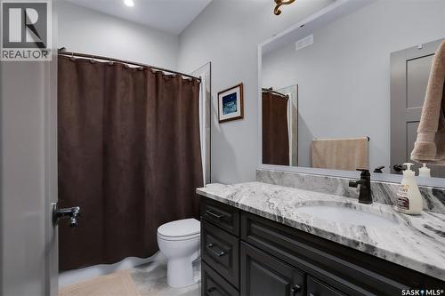 530 Dagnone Crescent, Saskatoon, SK - Indoor Photo Showing Bathroom