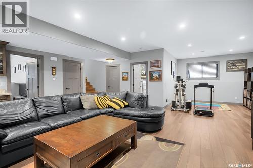 530 Dagnone Crescent, Saskatoon, SK - Indoor Photo Showing Living Room