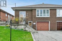 71 THWAITE AVENUE Toronto, ON M3L 2C8