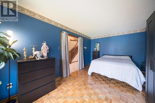 2057 Wincanton Crescent, Mississauga, ON - Indoor Photo Showing Bedroom