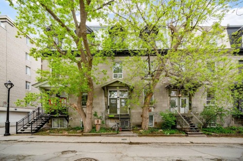 Front of Structure - 2021 Rue De Bullion, Montréal (Ville-Marie), QC - Outdoor With Facade