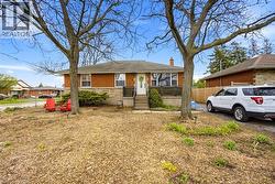 3 FAY Avenue  Hamilton, ON L8T 4B9