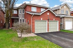 591 PLANTATION GATE  Newmarket, ON L3X 2C2
