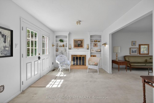 126 Forest Hill Crescent, Hamilton, ON - Indoor With Fireplace