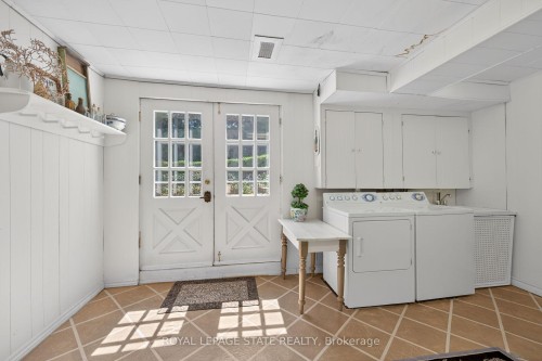 126 Forest Hill Crescent, Hamilton, ON - Indoor Photo Showing Laundry Room