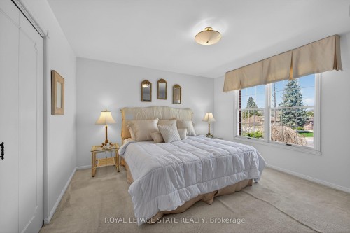 126 Forest Hill Crescent, Hamilton, ON - Indoor Photo Showing Bedroom