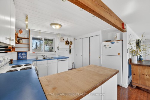 796343 3Rd Line E, Mulmur, ON - Indoor Photo Showing Kitchen With Double Sink