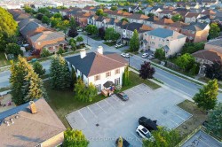 83 Dawson Manor Boulevard  Newmarket, ON L3X 2H5
