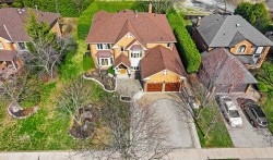 409 Alex Doner Drive Newmarket, ON L3X 1C6