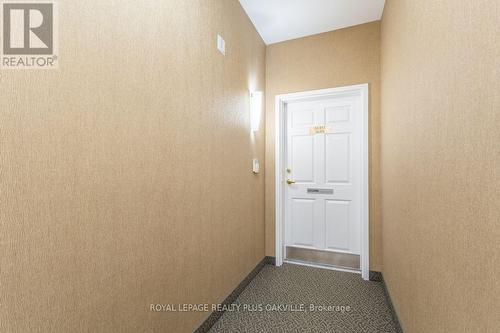 403 - 1499 Nottinghill Gate, Oakville, ON - Indoor Photo Showing Other Room