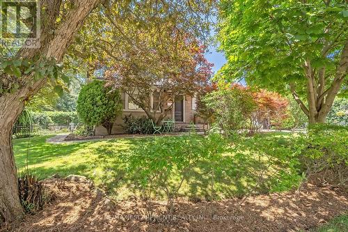 564 Maplehill Drive, Burlington, ON - Outdoor