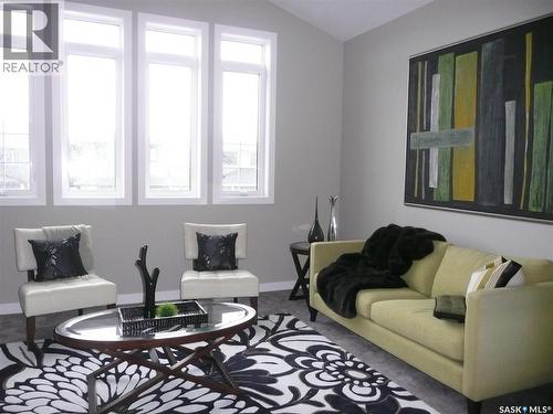 535 Traeger Manor, Saskatoon, SK - Indoor Photo Showing Living Room