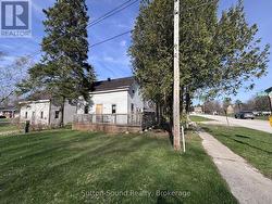 486 ELIZABETH STREET South Bruce Peninsula, ON N0H 1P0
