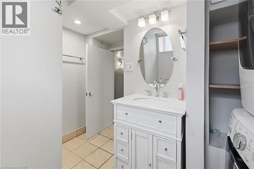 81 Carrick Avenue, Hamilton, ON - Indoor Photo Showing Bathroom