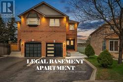 18 MANETT CRESCENT  Brampton, ON L6X 4X4