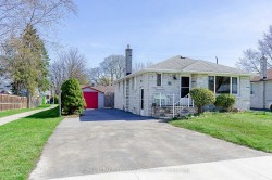 32 Admiral Road Ajax, ON L1S 2N9