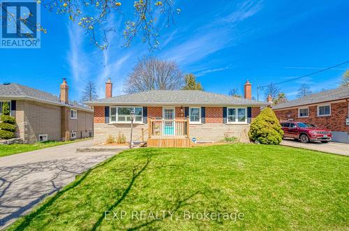 752 EASTBOURNE AVENUE  Oshawa, ON L1G 1P3