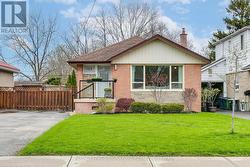 125 BUDEA CRESCENT Toronto, ON M1R 4W2