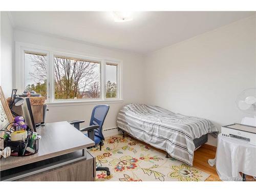 2 Robin Dr, Fredericton, NB 