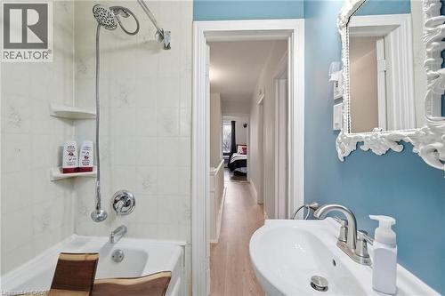 Second Floor - 224 Balsam Avenue S, Hamilton, ON - Indoor Photo Showing Bathroom