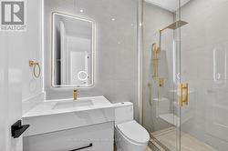 Shared bathroom - 